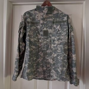 Newer Size Small - Regular With Lots Of Pockets Tan And Green